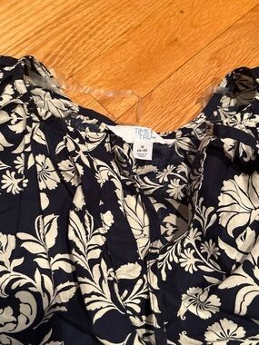 Time and Tru Navy Floral Blouse with Cream Print